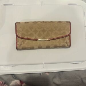 Coach Tan and Red Women's Clutch wallet EUC